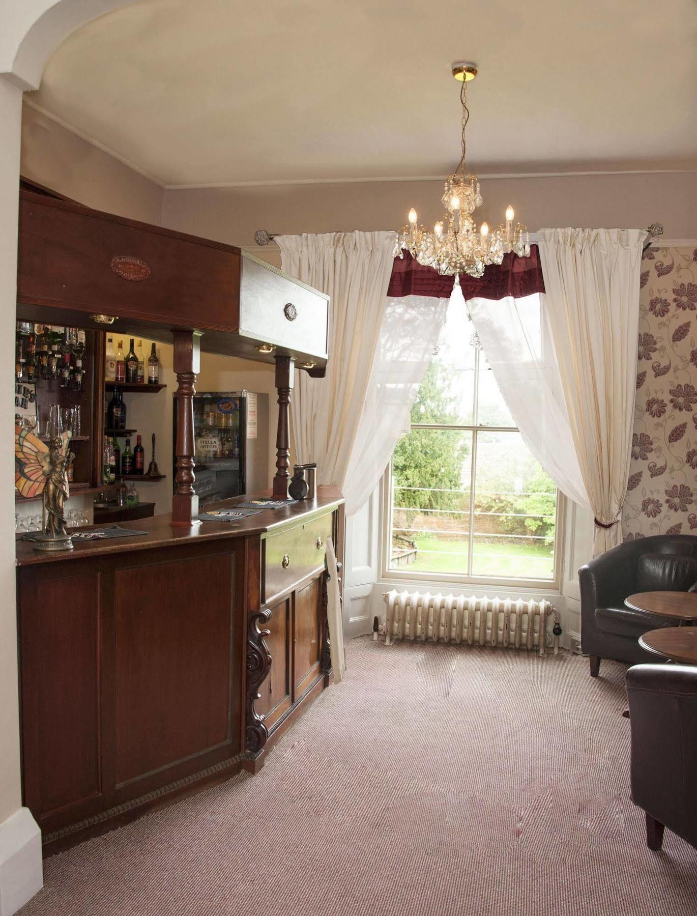 Hilbury Court Hotel Trowbridge Exterior photo